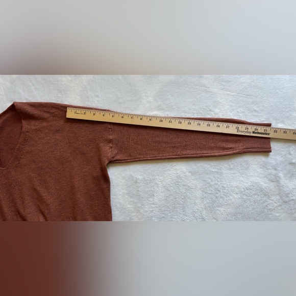 Dreamers V-Neck Sweater Size XL Academia Brown - Picture 5 of 8